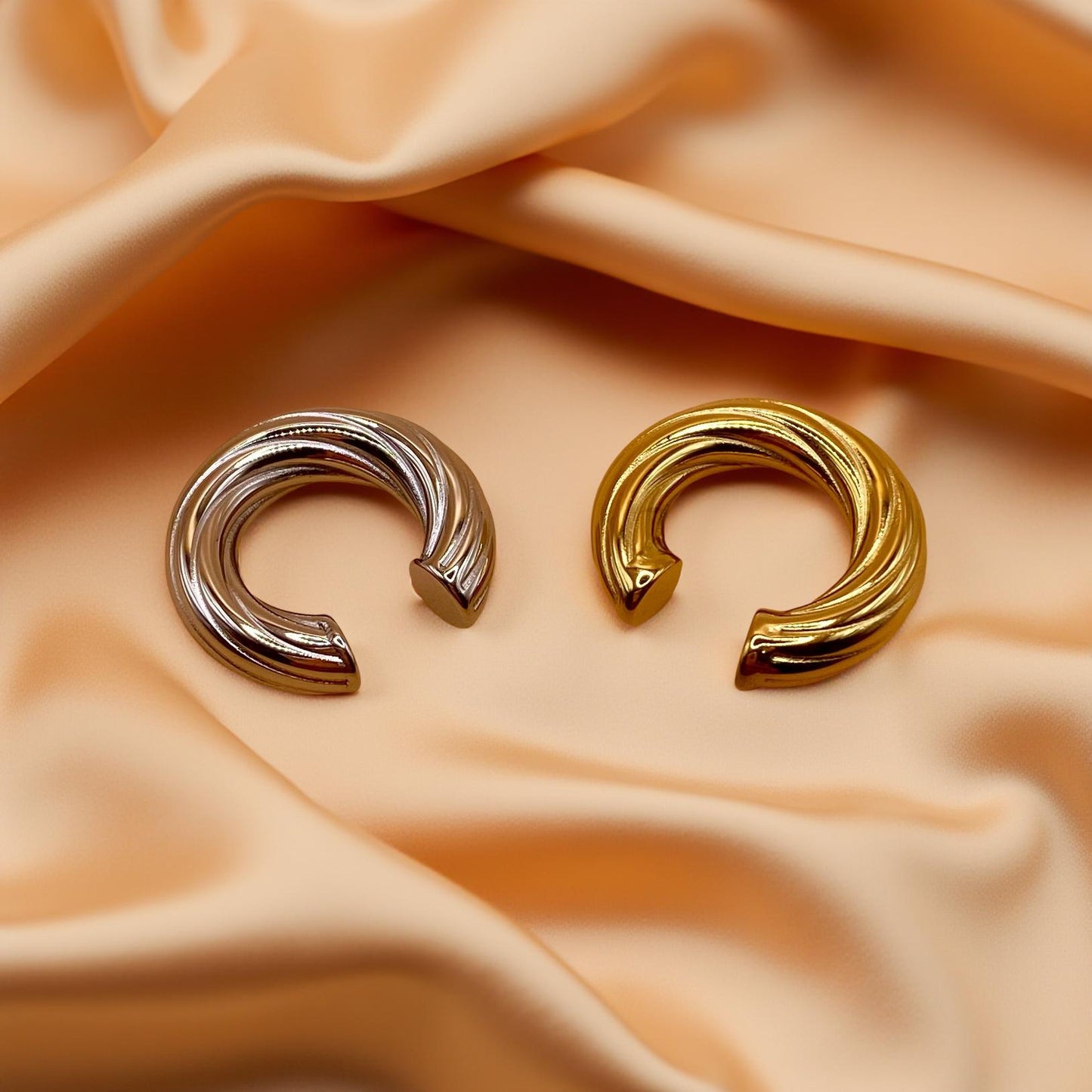 Earcuff Miss Torchon
